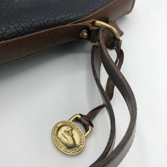 Vintage Dooney & Bourke Black Pebble Bucket Purse - Picture 7 of 10